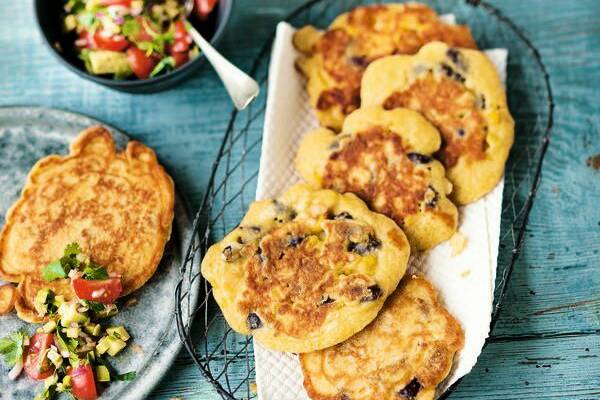 Bohnen-Mais-Küchlein mit Salsa Rezept | Küchengötter