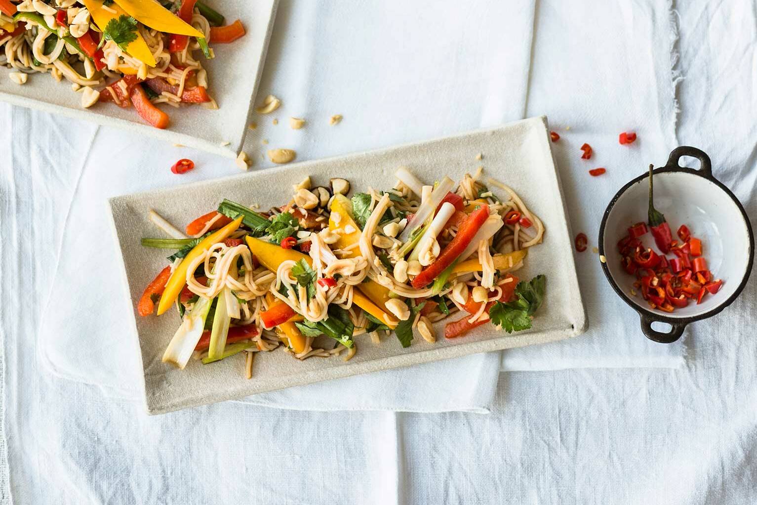 Paprika-Reisnudel-Salat Rezept | Küchengötter