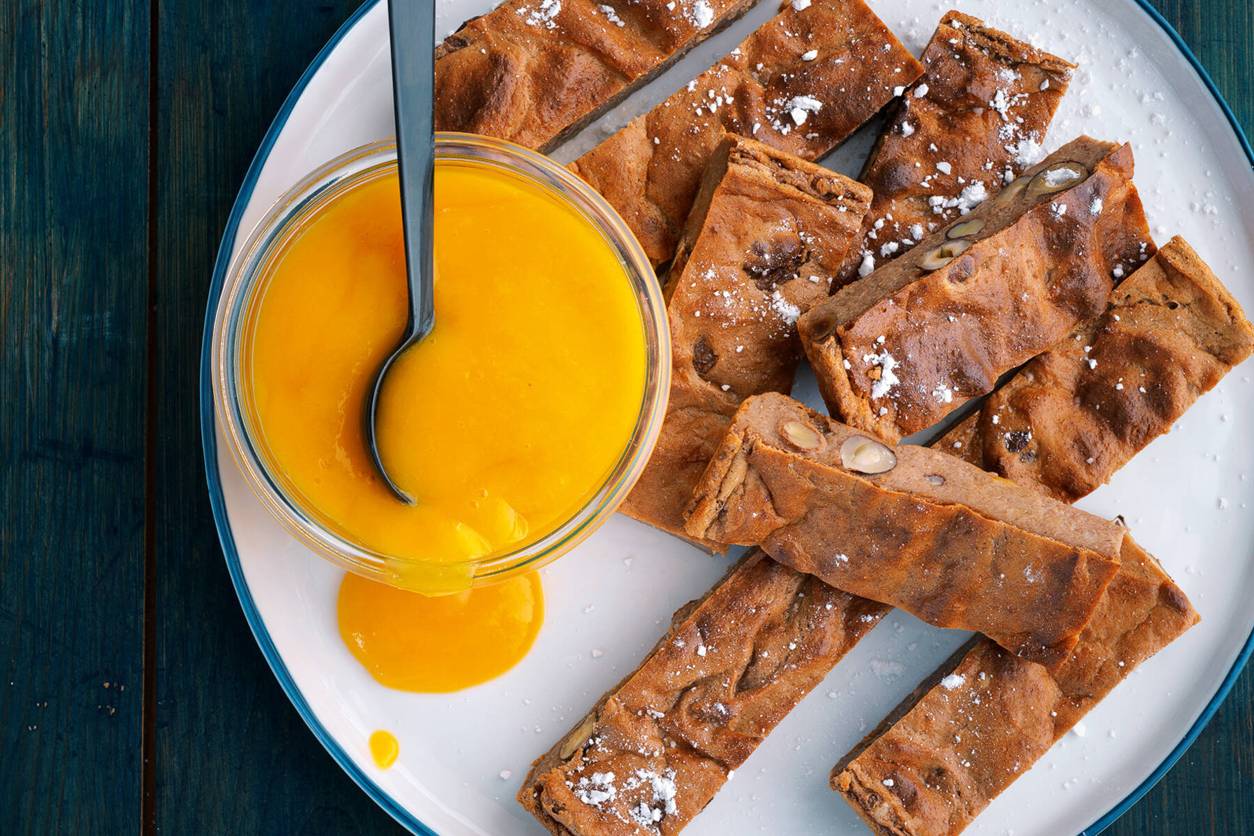 Schokoschnitten mit Mangosauce Rezept | Küchengötter Schokoschnitten mit Mangosauce Rezept | Küchengötter