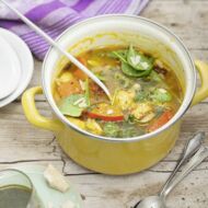 Kürbis-Spinat-Suppe mit Klößchen