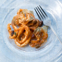 Tintenfisch mit Artischocken Tintenfisch mit Artischocken