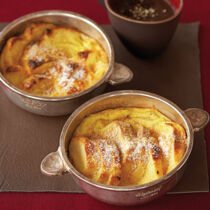 Brotauflauf mit Bischofssauce