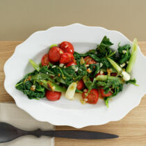 Blattspinat mit Tomaten