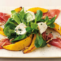 Gebackene Kürbisspalten mit Ziegenkäse Gebackene Kürbisspalten mit Ziegenkäse