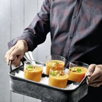Roter Gazpacho mit Cantaloupe-Melone