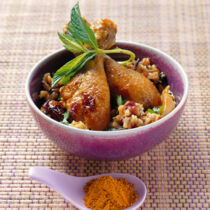 Hühnerkeulen mit Curry, Datteln und Mango