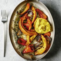 Ofengemüse mit Kürbis-Hummus