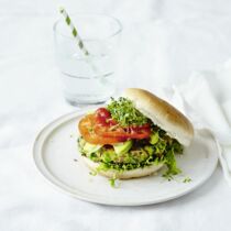 Erbsen-Burger mit Avocado Erbsen-Burger mit Avocado