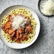 Rehbolognese mit Fusilli Napoletani