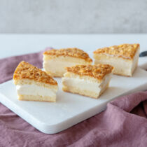 Bienenstich-Eissandwich Bienenstich-Eissandwich