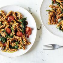 One-Pot-Pasta mit Pilzen und Spinat