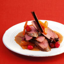 Rehrücken mit Cranberry-Aprikosen-Ragout Rehrücken mit Cranberry-Aprikosen-Ragout