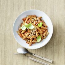 Pasta mit ofengerösteten Tomaten und Paprika