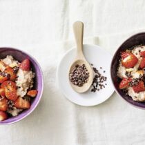 Walnussporridge-Erdbeeren Walnussporridge-Erdbeeren