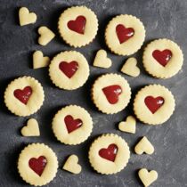 Ausstecher mit Fruchtfüllung Ausstecher mit Fruchtfüllung