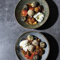 Falafel mit Auberginengemüse und Koriander-Dip Falafel mit Auberginengemüse und Koriander-Dip