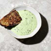 Kalte Skyr-Gurken-Suppe
