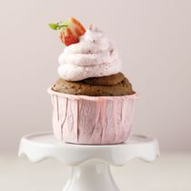 Schokoladencupcakes mit Erdbeer-Creme-Frosting Schokoladencupcakes mit Erdbeer-Creme-Frosting