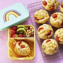 Pizzamuffins plus Obst und N&uuml;sse
