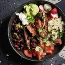 Steak-Bowl mit Chimichurri