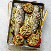 Ofenforelle mit Kräuter-Tomaten Ofenforelle mit Kräuter-Tomaten