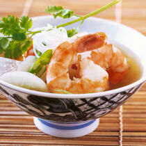 Glasnudelsuppe mit Garnelen Glasnudelsuppe mit Garnelen