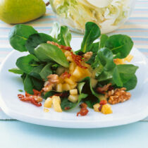 Feldsalat mit Äpfeln und Speck