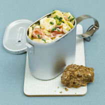Lauwarmer Kartoffelsalat mit Lauch und Lachs Lauwarmer Kartoffelsalat mit Lauch und Lachs