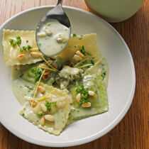 Ravioli in Käse-Zitronen-Sauce