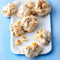 Salzige Popcorn-Bälle Salzige Popcorn-Bälle