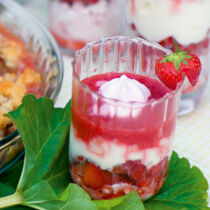 Erdbeer-Baiser-Creme