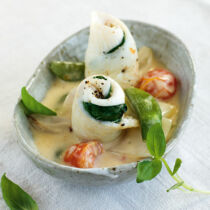 Fischröllchen auf Sahnegemüse Fischröllchen auf Sahnegemüse