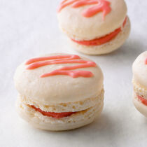 Himbeer-Macarons Himbeer-Macarons