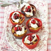 Cranberry-Cashew-Cupcakes