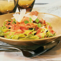 Tagliatelle mit Fleisch-Sahnesauce