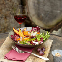 Herbstsalat mit Sesamkürbis Herbstsalat mit Sesamkürbis
