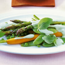 Mariniertes Frühlingsgemüse Mariniertes Frühlingsgemüse