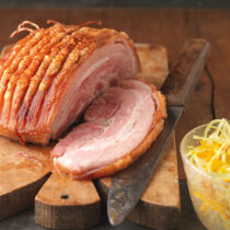 Schweinekrustenbraten mit Spitzkraut-Kürbis-Salat