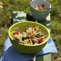 Nudelsalat mit Kirschtomaten Nudelsalat mit Kirschtomaten