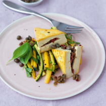 Gefüllter Tofu mit Zucchinistreifen Gefüllter Tofu mit Zucchinistreifen