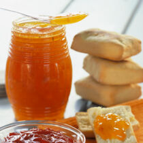 Traditionelle Aprikosenkonfitüre Traditionelle Aprikosenkonfitüre