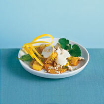 Paradies-Dessert mit Äpfeln und Halwa Paradies-Dessert mit Äpfeln und Halwa