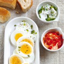 Eier-Carpaccio mit Paprikaquark Eier-Carpaccio mit Paprikaquark