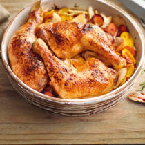 Hühnerbeine auf Wurzelgemüse Hühnerbeine auf Wurzelgemüse