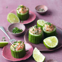 Lachstatar im Salatgurken-Cup