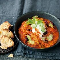 Linsenchili mit Käse-Röstbrot Linsenchili mit Käse-Röstbrot