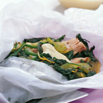 Forellenfilets in Pergament