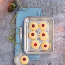 Husarenkrapferl mit Hagebuttenmark Husarenkrapferl mit Hagebuttenmark