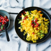 Orientreis mit Granatapfelsalsa