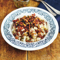 SCHARFE PASTA MIT JOGHURT SCHARFE PASTA MIT JOGHURT